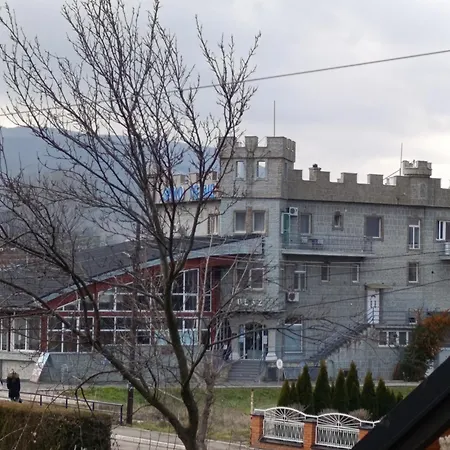 Garfield Family 2 Apartament *