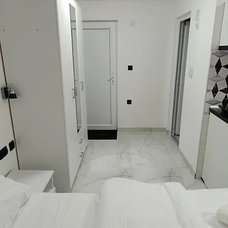 Garfield Family 2 Lägenhet *