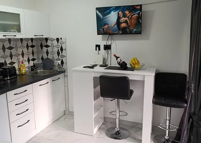 Garfield Family 2 Apartmán *